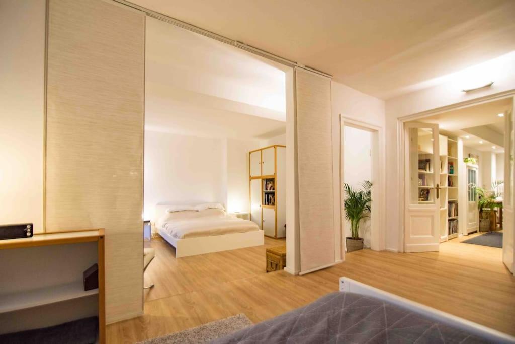 Ground Floor In Villa In Charlottenburg Garden View Berlim Exterior foto