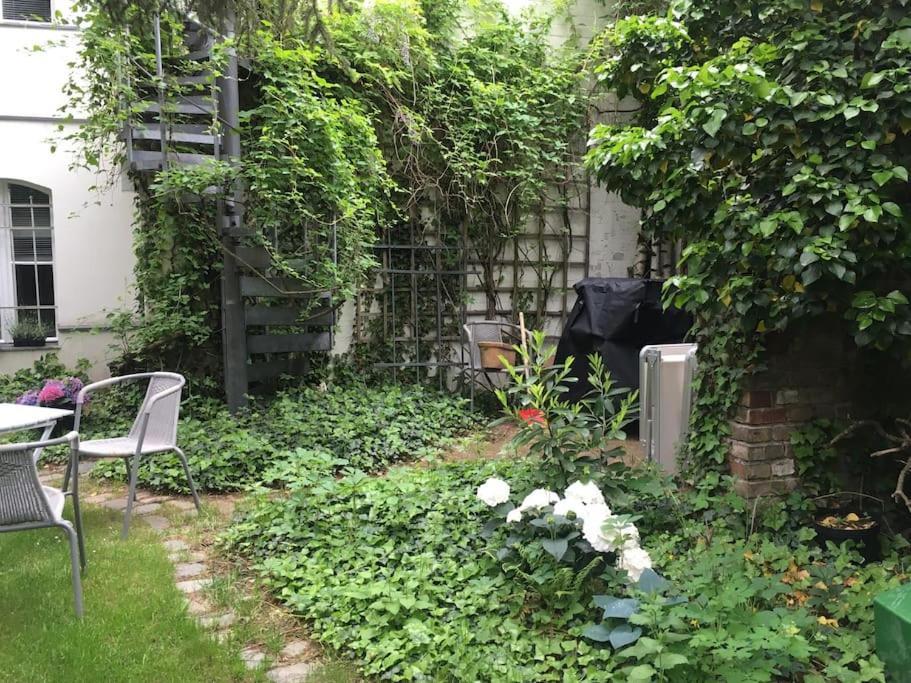 Ground Floor In Villa In Charlottenburg Garden View Berlim Exterior foto