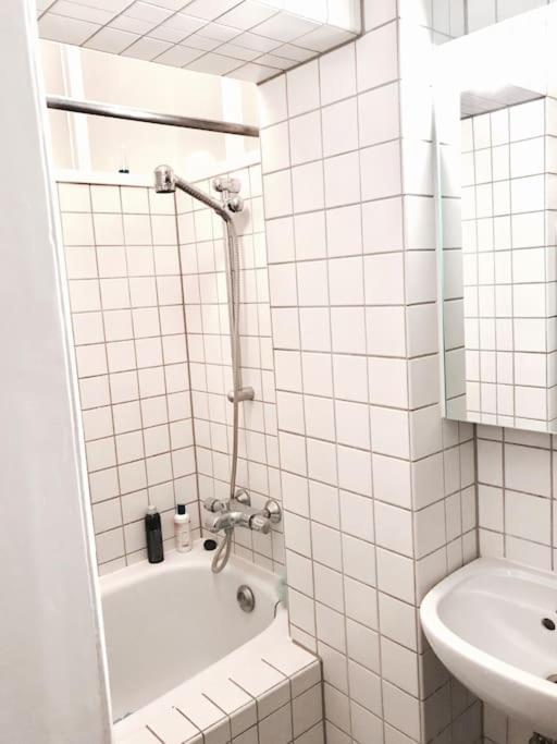 Ground Floor In Villa In Charlottenburg Garden View Berlim Exterior foto